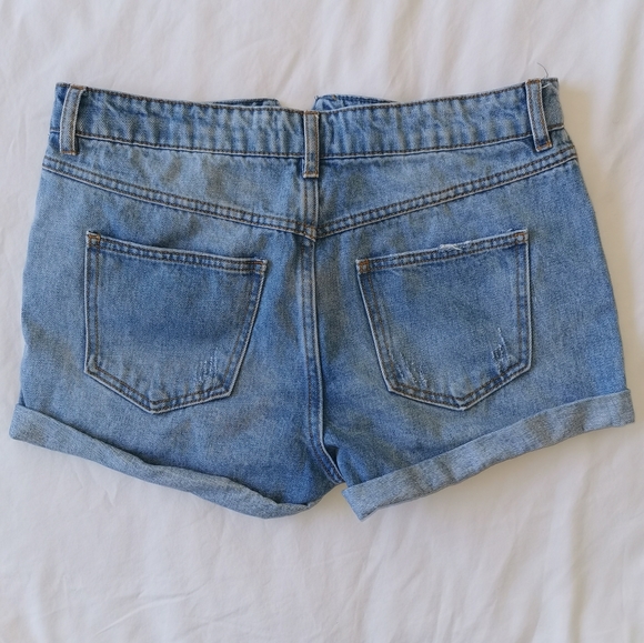 Forever 21 High Waisted Distressed Denim Shorts - Picture 2 of 3